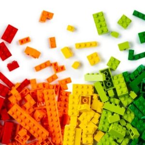 różnokolorowe styropianowe klocki Lego