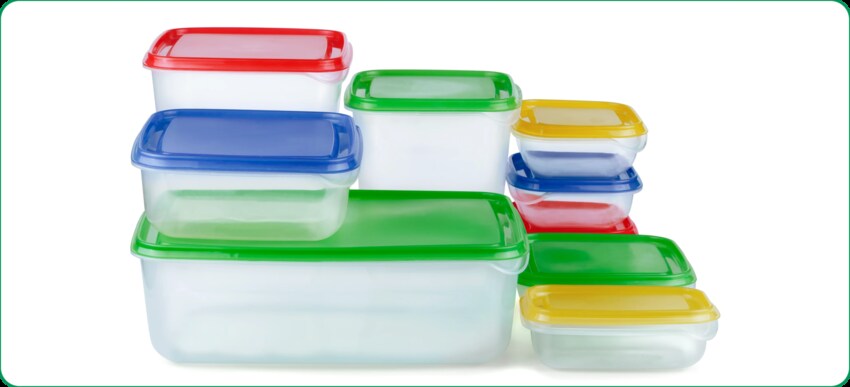 Tupperware-Plastikbehälter in verschiedenen Größen